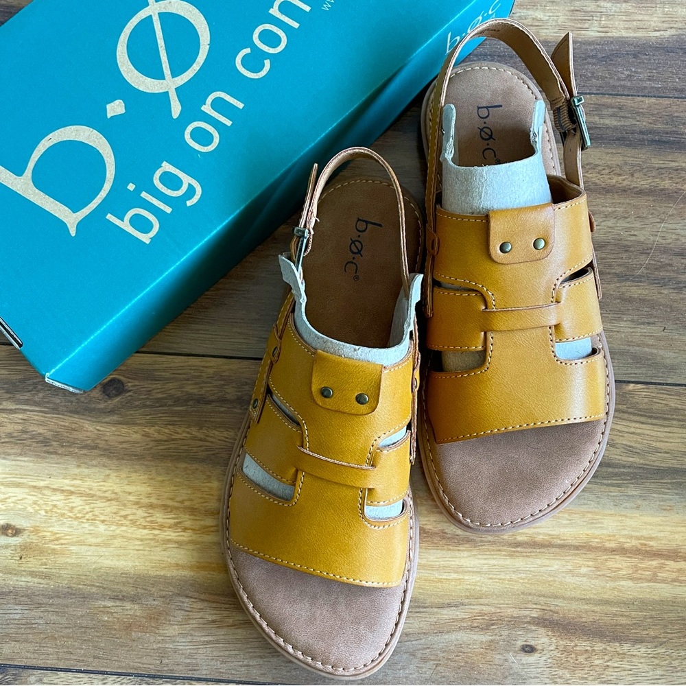 Born B.O.C. Mara sandal, size 8, Mustard Yellow